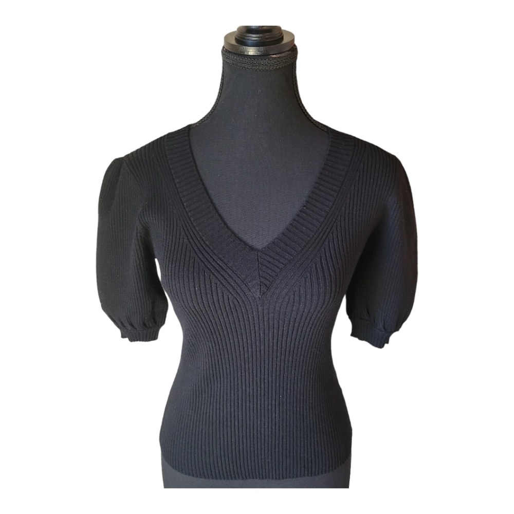 TRUTH by republic black V-neck sweater  (NWT)